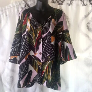 Beautiful blouse size xl  ( bag P )